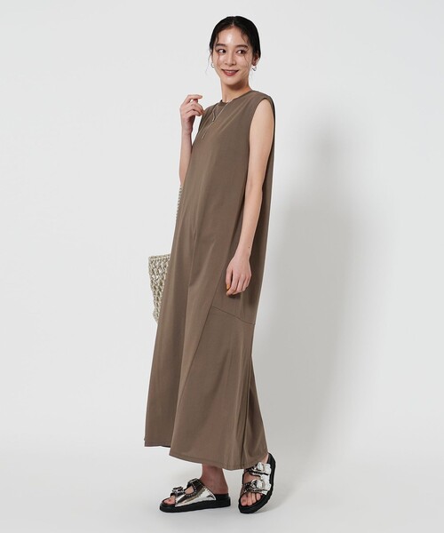 BEAUTY&YOUTH UNITED ARROWS（ビューティーアンドユースユナイテッドアローズ）の「【WEB限定 Wardrobe DAILY MINIMAL】ティアード フレンチスリーブワンピース －接触冷感/ウォッシャブルー（ワンピース・レディース・モカ/ロイヤルブルー/ブラック・FREE）」の16枚目の写真