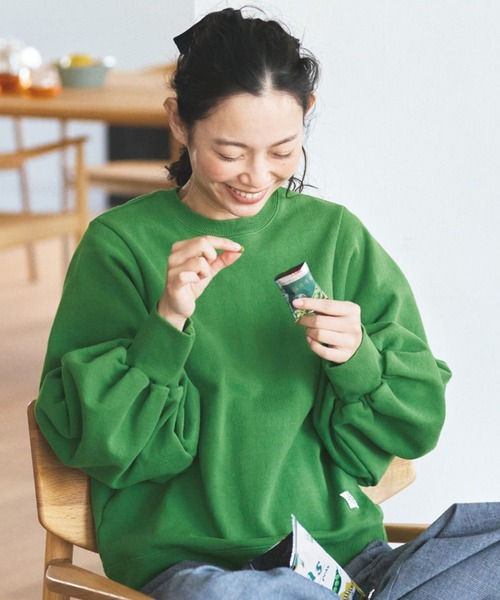 and myera（アンド マイラ）の「ａｎｄ　ｍｙｅｒａ　ボリューム袖トレーナー（スウェット・レディース・ピンク/グリーン・LL/L/M/S）」の2枚目の写真