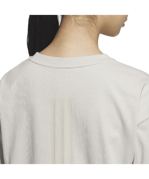 adidas(アディダス)の「アディダス adidas レイヤード ルーズフィット半袖コットンTシャツ(Tシャツ/カットソー・レディース・ベージュ/ブラック・S/M/L/XL)」の6枚目の写真
