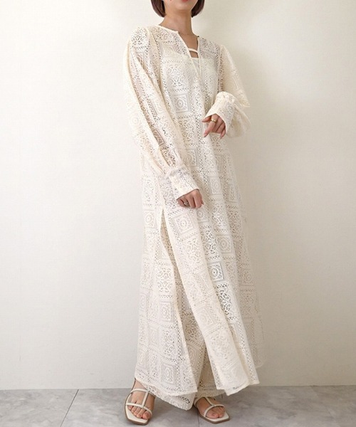 STYLEBLOCK(スタイルブロック)の「ブロックレースボリュームスリーブスリットワンピース(ワンピース・レディース・アイボリー/ブラック・M)」の2枚目の写真