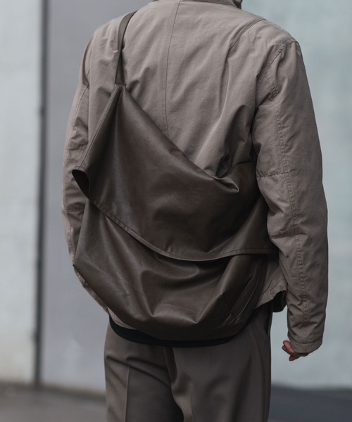 シンセティックレザー ショルダーバッグ / SYNTHETIC LEATHER SHOULDER