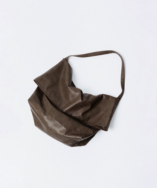 attachment/アタッチメント/本革ショルダーバッグ/ブラウン ATTACHMENT（アタッチメント）の「シンセティックレザー ショルダー