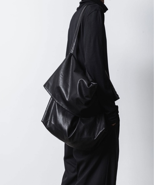 シンセティックレザー ショルダーバッグ / SYNTHETIC LEATHER SHOULDER