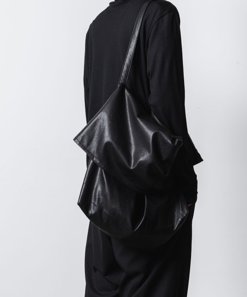シンセティックレザー ショルダーバッグ / SYNTHETIC LEATHER SHOULDER