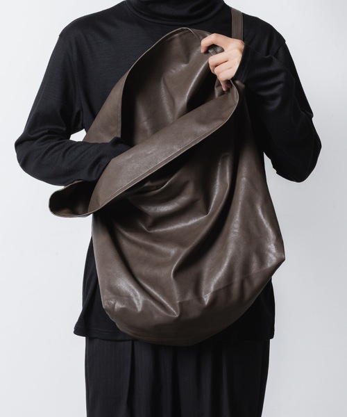シンセティックレザー ショルダーバッグ / SYNTHETIC LEATHER SHOULDER