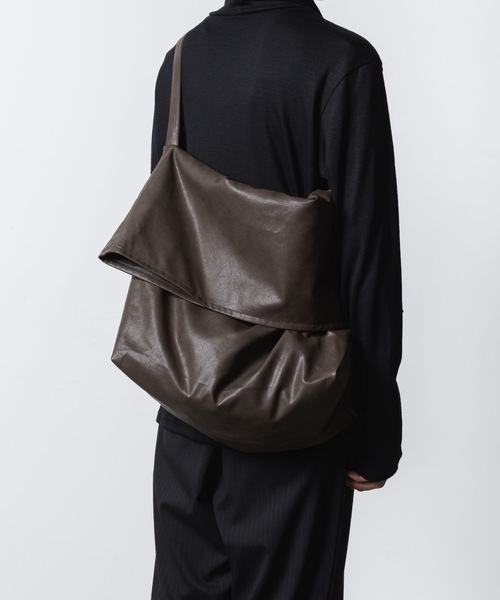 シンセティックレザー ショルダーバッグ / SYNTHETIC LEATHER SHOULDER