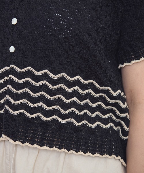 AMBIDEX（アンビデックス）の「透かし編み 襟付きプルオーバー（ニット/セーター・レディース・キナリ/ブラック・FREE）」の5枚目の写真