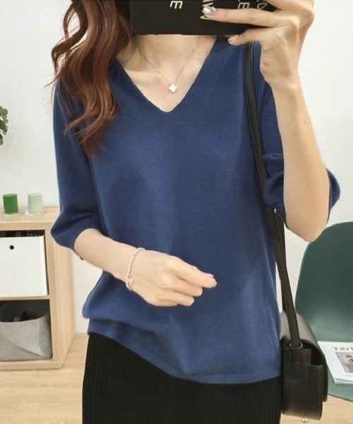 Beststore（ベストストア）の「【12色展開】”夏 ニットソー” 半袖  Vネック ニットプルオーバー（ニット/セーター・レディース・ダークグリーン/ネイビー/レッド/ピンク/ブラウン/キャメル/ホワイト/グレー/スカイブルー/ライトベージュ/ブラック/パープル/イエロー/ベージュ・FREE）」の9枚目の写真
