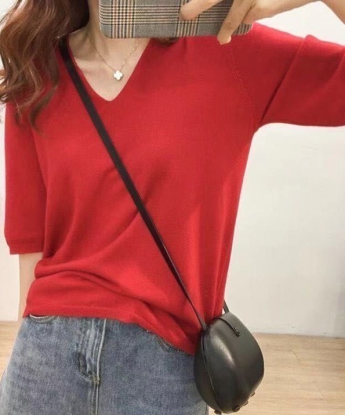 Beststore（ベストストア）の「【12色展開】”夏 ニットソー” 半袖  Vネック ニットプルオーバー（ニット/セーター・レディース・ダークグリーン/ネイビー/レッド/ピンク/ブラウン/キャメル/ホワイト/グレー/スカイブルー/ライトベージュ/ブラック/パープル/イエロー/ベージュ・FREE）」の14枚目の写真