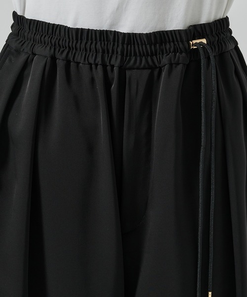 CULLNI（クルニ）の「別注 Dry Stretch Twill Side Drawstring Relax Wide Tapered Pa（スラックス・メンズ・ダークグレー/ホワイト/ブラック・1/2）」の19枚目の写真