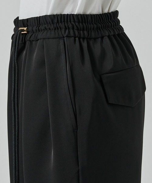 CULLNI（クルニ）の「別注 Dry Stretch Twill Side Drawstring Relax Wide Tapered Pa（スラックス・メンズ・ダークグレー/ホワイト/ブラック・1/2）」の21枚目の写真