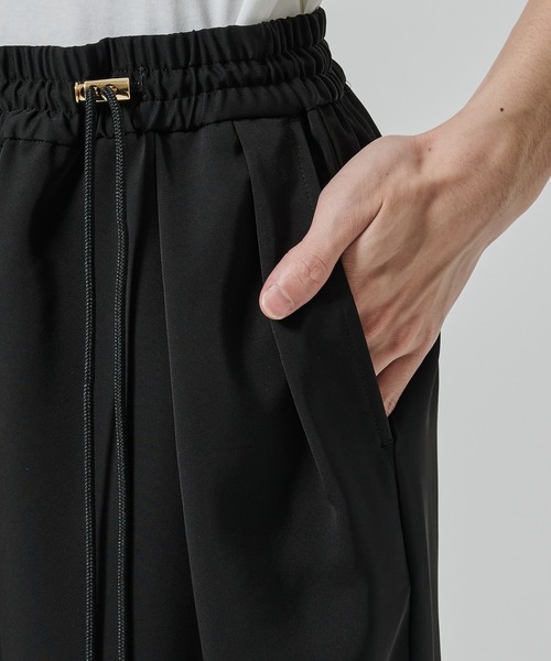 CULLNI（クルニ）の「別注 Dry Stretch Twill Side Drawstring Relax Wide Tapered Pa（スラックス・メンズ・ダークグレー/ホワイト/ブラック・1/2）」の10枚目の写真