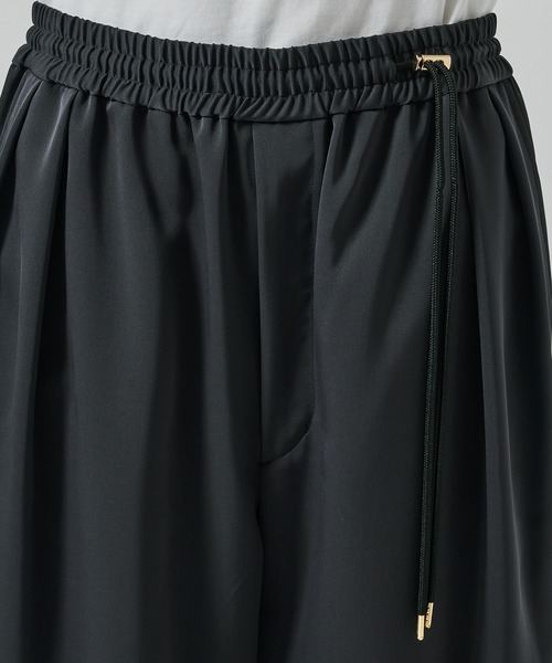 CULLNI（クルニ）の「別注 Dry Stretch Twill Side Drawstring Relax Wide Tapered Pa（スラックス・メンズ・ダークグレー/ホワイト/ブラック・1/2）」の4枚目の写真