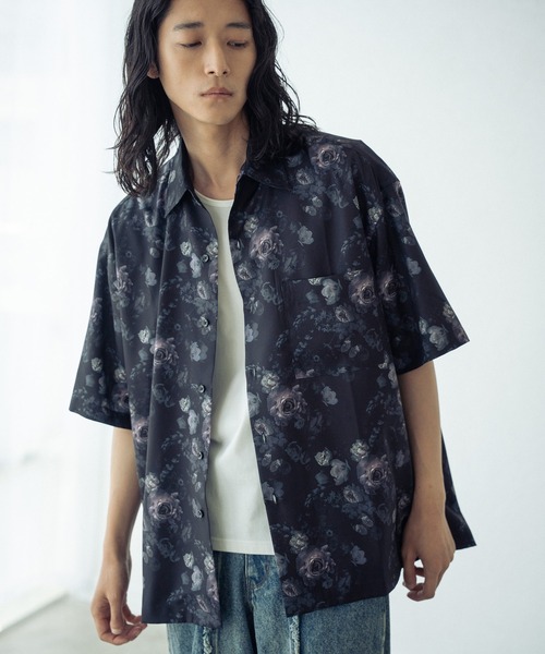 RATTLE TRAP(ラトルトラップ)の「ルーズシルエット 総柄レギュラーカラードレープ半袖シャツ(シャツ/ブラウス・メンズ・ブラック×ホワイト/ブラック×グレー/ブラック×イエロー/ブラック×ブラック/ブラック系その他/ブラック×レッド・S/M/L/LL)」の1枚目の写真