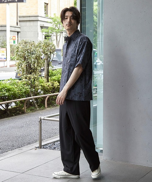 RATTLE TRAP(ラトルトラップ)の「ルーズシルエット 総柄レギュラーカラードレープ半袖シャツ(シャツ/ブラウス・メンズ・ブラック×ホワイト/ブラック×グレー/ブラック×イエロー/ブラック×ブラック/ブラック系その他/ブラック×レッド・S/M/L/LL)」の8枚目の写真