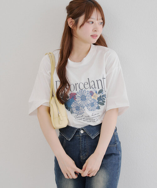 Another Branch olive des olive(アナザーブランチオリーブデオリーブ)の「アンティークフラワーBIGTシャツ(Tシャツ/カットソー・レディース・オフホワイト/スミクロ/ボルドー・FREE)」の4枚目の写真