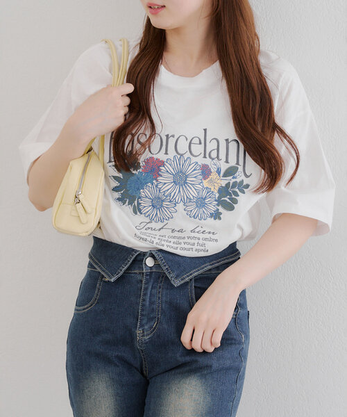 Another Branch olive des olive(アナザーブランチオリーブデオリーブ)の「アンティークフラワーBIGTシャツ(Tシャツ/カットソー・レディース・オフホワイト/スミクロ/ボルドー・FREE)」の5枚目の写真