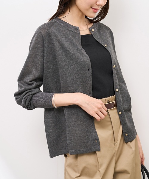 ROPE' PICNIC(ロペピクニック)の「【emur/エミュール】インターシャバックロゴカーディガン(カーディガン/ボレロ・レディース・ライトグレー/オフホワイト/チャコールグレー・38)」の7枚目の写真