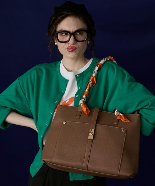 BONLECILL Marche(ボンルシールマルシェ)の「【BONLECILL Marche】《A4収納可能》ひねり金具ショルダートートバッグ(ショルダーバッグ・レディース・ブラック/ベージュ/ブラウン・FREE)」の13枚目の写真