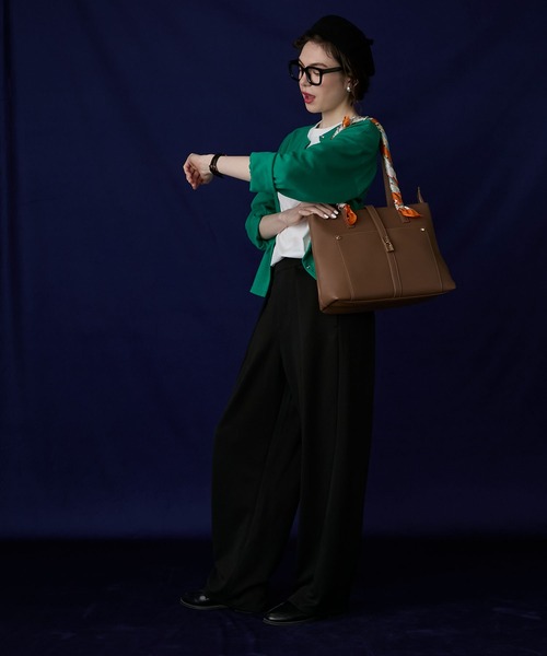 BONLECILL Marche(ボンルシールマルシェ)の「【BONLECILL Marche】《A4収納可能》ひねり金具ショルダートートバッグ(ショルダーバッグ・レディース・ブラック/ベージュ/ブラウン・FREE)」の14枚目の写真