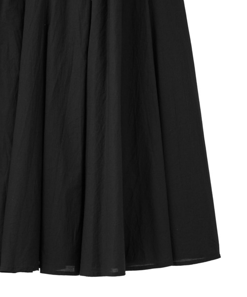 ROSE BUD（ローズバッド）の「FLARED MAXI SKIRT（スカート・レディース・ブラック/ホワイト/バーガンディー・ONE SIZE）」の8枚目の写真