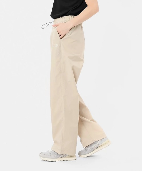 NEW BALANCE(ニューバランス)の「New Balance Full Cut Soft Shell Easy Pants(ニューバランス フルカット ソフトシェル イージーパンツ)(その他パンツ・レディース・ベージュ系/ブラック系/ブルー系・SMALL/MEDIUM/LARGE)」の1枚目の写真