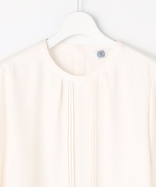 J.PRESS Ladies(J.プレス レディス)の「ヌーディスバックサテン ブラウス(シャツ/ブラウス・レディース・アイボリー系/ネイビー系・XS)」の11枚目の写真