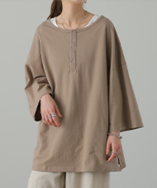 HUG.U（ハグユー）の「前後2way ゆるーず カットソー（Tシャツ/カットソー・レディース・ホワイト/ブラック/モカ/オリーブ/ダークグレー/グレイッシュブルー・FREE）」の4枚目の写真