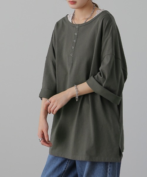 HUG.U（ハグユー）の「前後2way ゆるーず カットソー（Tシャツ/カットソー・レディース・ホワイト/ブラック/モカ/オリーブ/ダークグレー/グレイッシュブルー・FREE）」の18枚目の写真