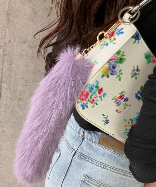 meJane(ミージェーン)の「しっぽチャーム カラーファーキーホルダー(チャーム・レディース・ホワイト/レッド/ボルドー/パープル/チェリーピンク/グレー・FREE)」の14枚目の写真