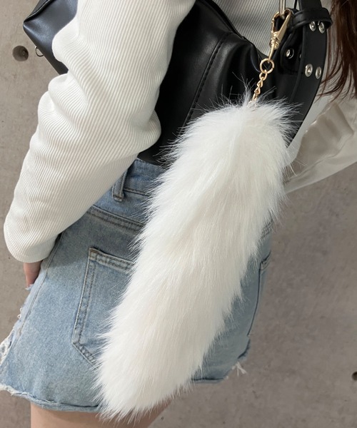 meJane(ミージェーン)の「しっぽチャーム カラーファーキーホルダー(チャーム・レディース・ホワイト/レッド/ボルドー/パープル/チェリーピンク/グレー・FREE)」の8枚目の写真