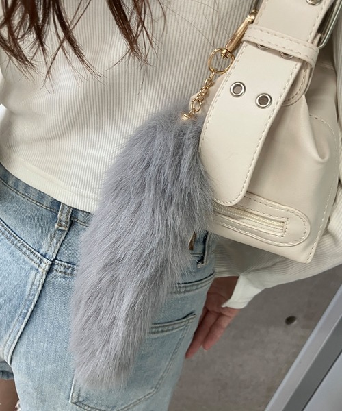 meJane(ミージェーン)の「しっぽチャーム カラーファーキーホルダー(チャーム・レディース・ホワイト/レッド/ボルドー/パープル/チェリーピンク/グレー・FREE)」の11枚目の写真