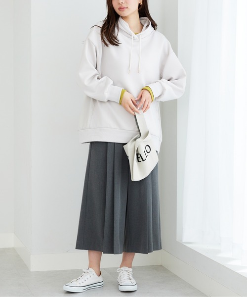 BELLUNA PLUS(ベルーナ)の「フード付き異素材切替細見えプルオーバー(Tシャツ/カットソー・レディース・チャコールグレー/モカ/ライトグレー・X-LARGE/LARGE/MEDIUM)」の5枚目の写真