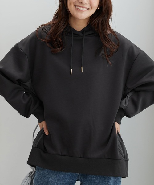 BELLUNA PLUS(ベルーナ)の「フード付き異素材切替細見えプルオーバー(Tシャツ/カットソー・レディース・チャコールグレー/モカ/ライトグレー・X-LARGE/LARGE/MEDIUM)」の6枚目の写真