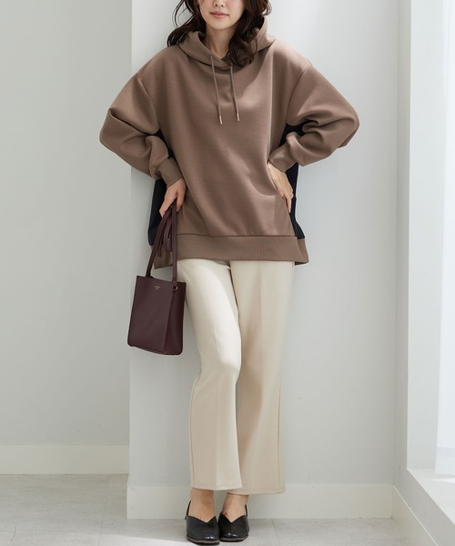 BELLUNA PLUS(ベルーナ)の「フード付き異素材切替細見えプルオーバー(Tシャツ/カットソー・レディース・チャコールグレー/モカ/ライトグレー・X-LARGE/LARGE/MEDIUM)」の16枚目の写真