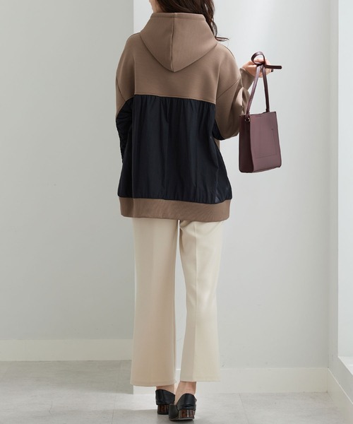 BELLUNA PLUS(ベルーナ)の「フード付き異素材切替細見えプルオーバー(Tシャツ/カットソー・レディース・チャコールグレー/モカ/ライトグレー・X-LARGE/LARGE/MEDIUM)」の19枚目の写真
