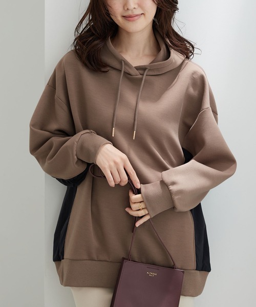 BELLUNA PLUS(ベルーナ)の「フード付き異素材切替細見えプルオーバー(Tシャツ/カットソー・レディース・チャコールグレー/モカ/ライトグレー・X-LARGE/LARGE/MEDIUM)」の13枚目の写真