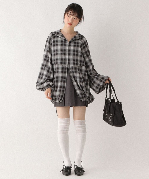 Heather（ヘザー）の「スタッズナイロンBAG　573204（ボストンバッグ・レディース・アイボリー/ブラック・ONE SIZE）」の6枚目の写真