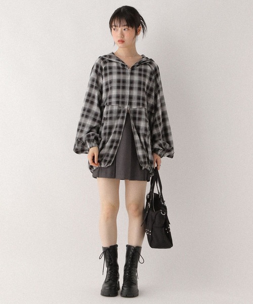 Heather（ヘザー）の「スタッズナイロンBAG　573204（ボストンバッグ・レディース・アイボリー/ブラック・ONE SIZE）」の7枚目の写真