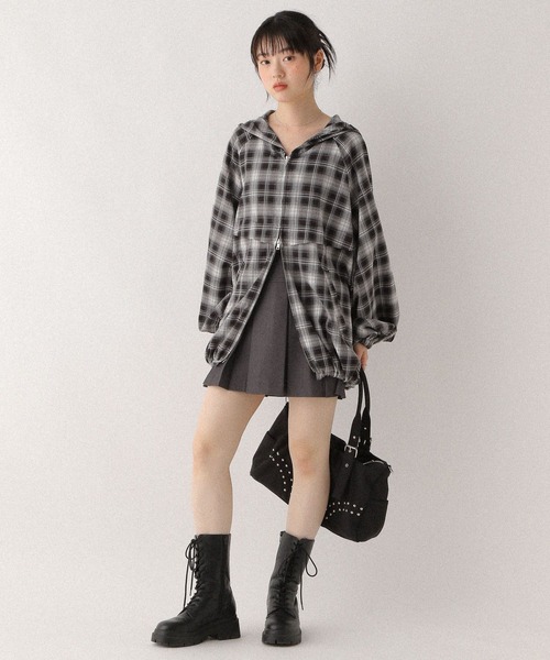 Heather（ヘザー）の「スタッズナイロンBAG　573204（ボストンバッグ・レディース・アイボリー/ブラック・ONE SIZE）」の8枚目の写真