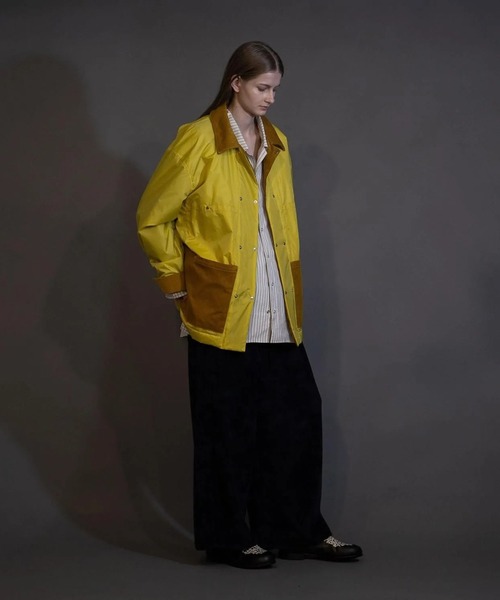 my beautiful landlet(マイビューティフルランドレット)の「【my beautiful landlet】PADDED NYLON(カバーオール・メンズ・ブラック/チャコールグレー/イエロー・1/0)」の6枚目の写真