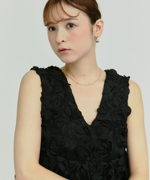 Olu.(オルドット)の「フラワーモチーフペプラムトップス(シャツ/ブラウス・レディース・ホワイト/ブラック/イエロー系その他・FREE)」の10枚目の写真