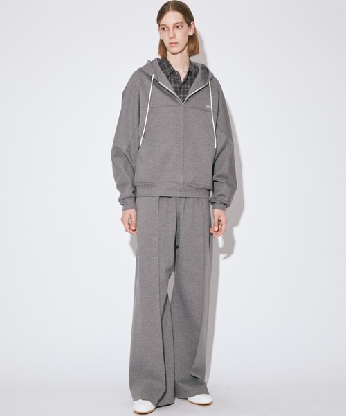 beautiful people(ビューティフルピープル)の「compact doublejersey wide straight pants(スウェットパンツ・レディース・ブラック/グレー・40/38/36)」の8枚目の写真