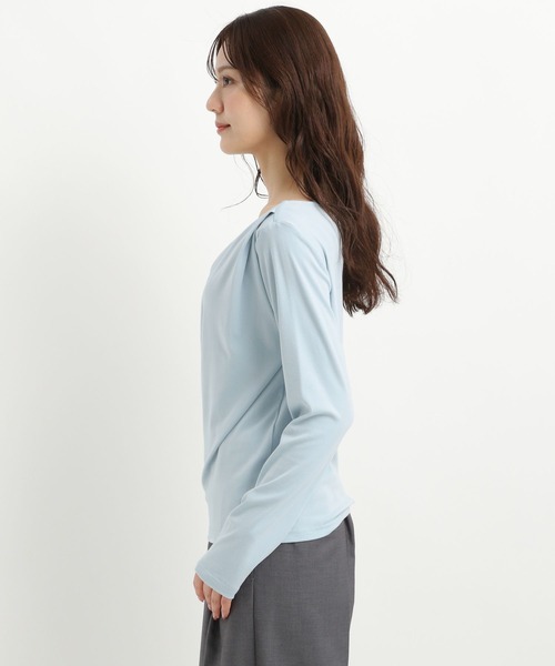 Andemiu（アンデミュウ）の「カットドレープT長袖580967（Tシャツ/カットソー・レディース・ブラック/ブラウン/ブルー/オフホワイト・FREE）」の15枚目の写真