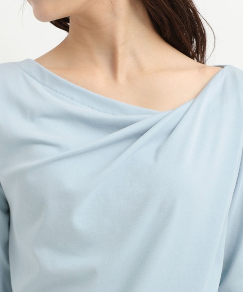 Andemiu（アンデミュウ）の「カットドレープT長袖580967（Tシャツ/カットソー・レディース・ブラック/ブラウン/ブルー/オフホワイト・FREE）」の17枚目の写真