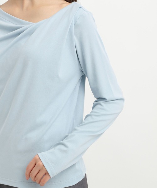 Andemiu（アンデミュウ）の「カットドレープT長袖580967（Tシャツ/カットソー・レディース・ブラック/ブラウン/ブルー/オフホワイト・FREE）」の18枚目の写真