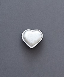 HASHIBAMI（ハシバミ）の「【HASHIBAMI】アルファベット ピンズ ゴールド/シルバー（バッジ）」