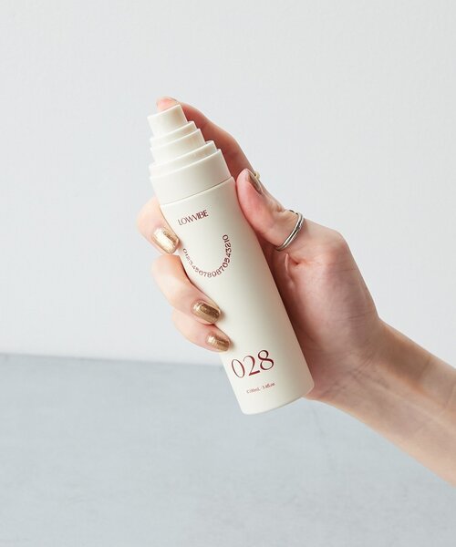 BIRTHDAY BAR(バースデイバー)の「【LOWVIBE ロウバイブ】 FABRIC PERUME ファブリックパフューム(ルームフレグランス/お香・レディース・ホワイト/ホワイト系その他/ホワイト系その他2・0)」の1枚目の写真