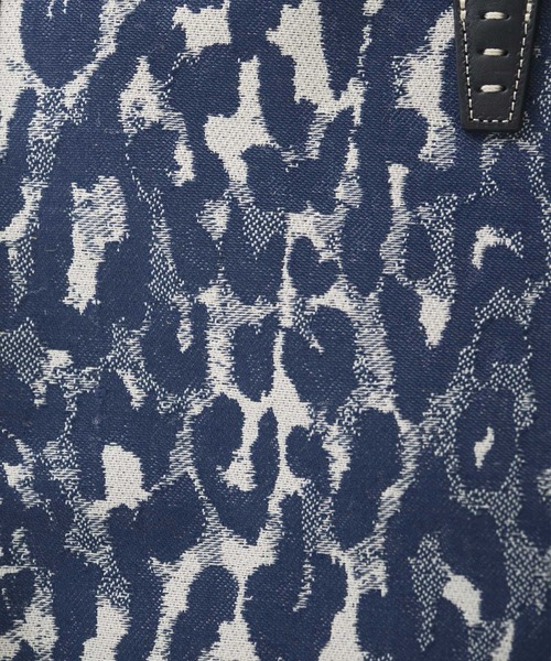 A VACATION（アヴァケーション）の「【A VACATION/アヴァケーション】SABRINA BLUE LEO/ショルダーバッグ/トートバッグ/レオパード柄（ショルダーバッグ・レディース・ブルー・FREE）」の3枚目の写真