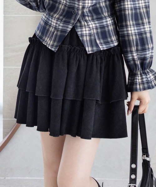 clear（クリア）の「2段フリルティアードスエードミニスカート［韓国ファッション ガーリー］≪AW新作≫（スカート・レディース・ブラウン/ブラック/ライトベージュ・F）」の2枚目の写真